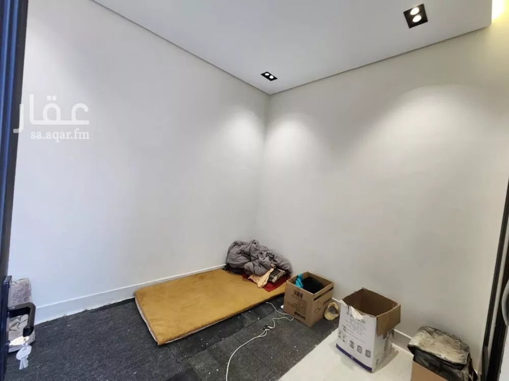 فيلا 5 غرف في العريجاء الغربية 10