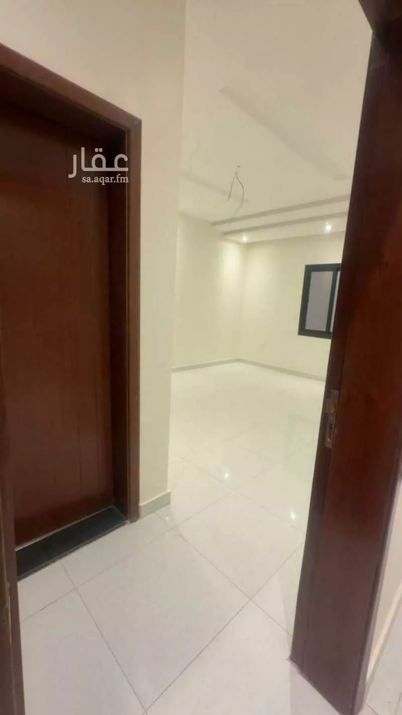 شقة 5 غرف في الصفا 8