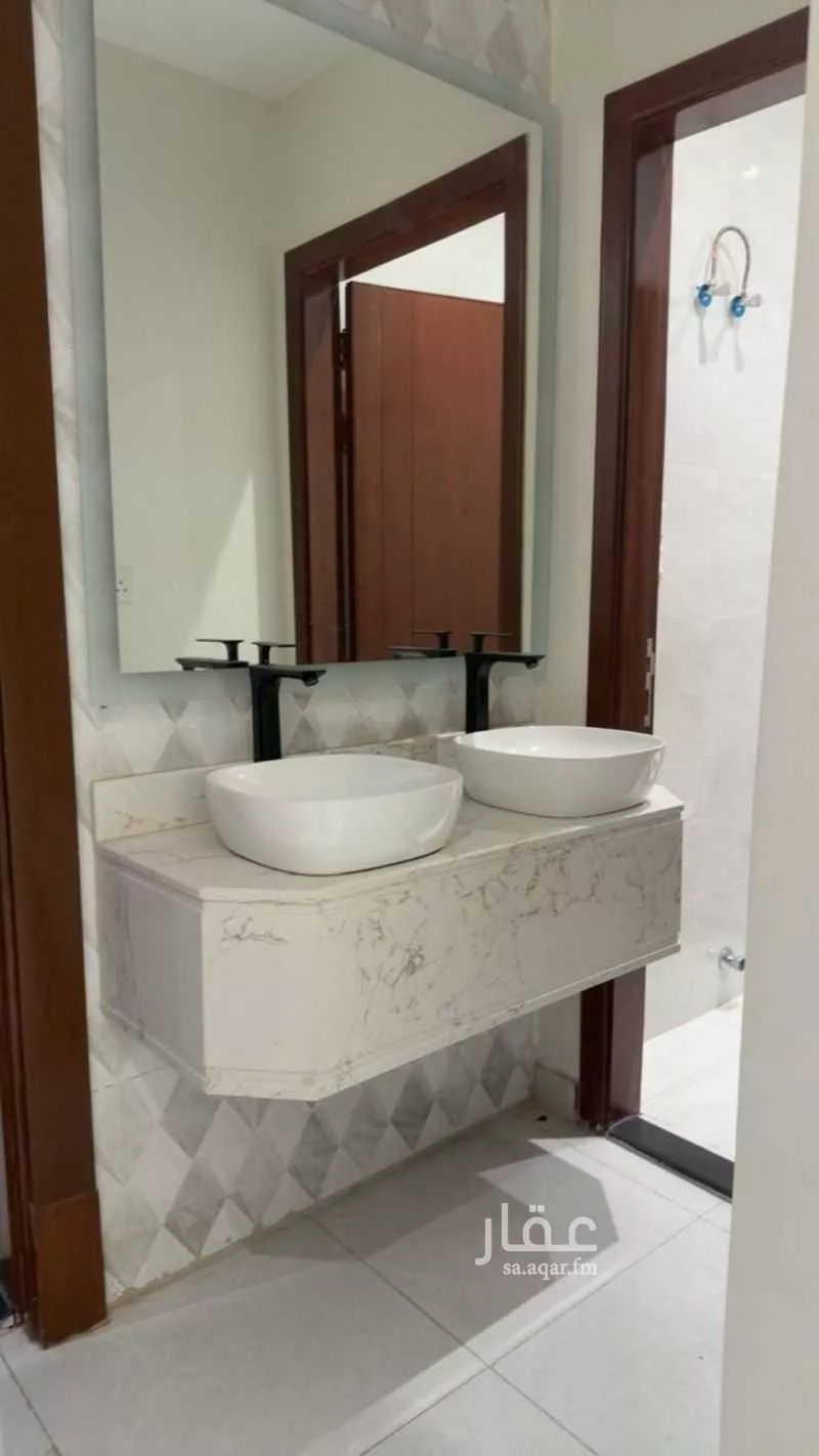 شقة 5 غرف في الصفا 10