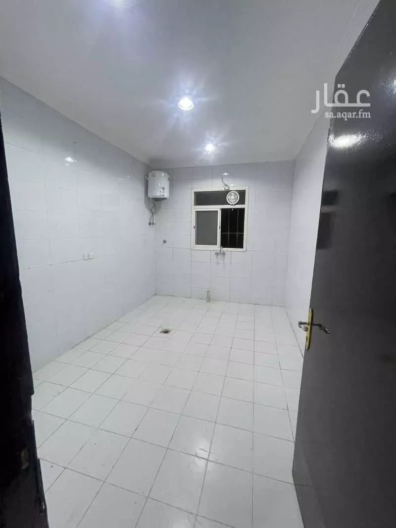 دور 3 غرف في السعادة 8