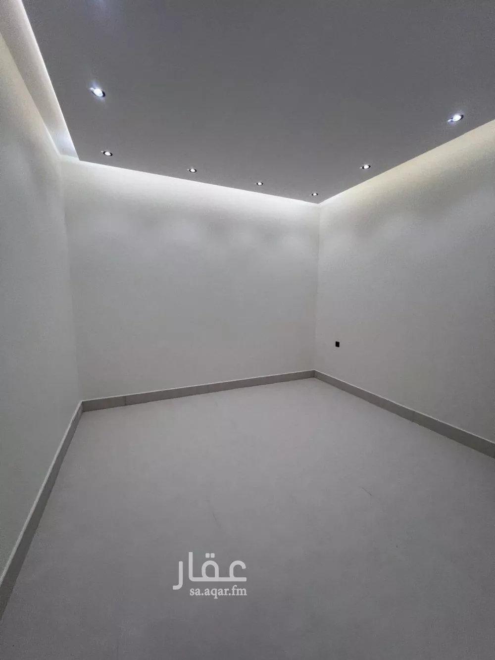 5 bedroom floor in Tuwaiq 2