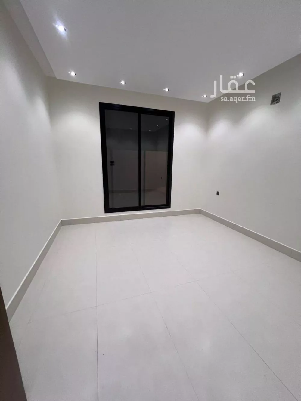 5 bedroom floor in Tuwaiq 8