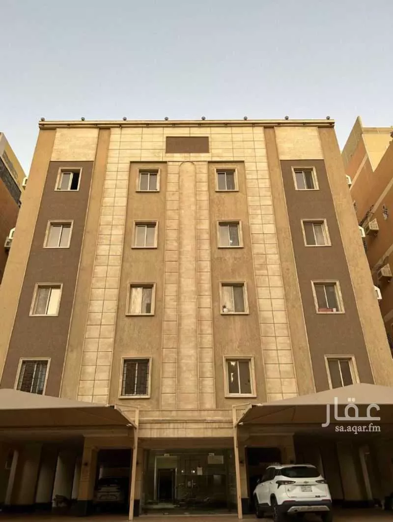 626 sqm building in Al Manar 4