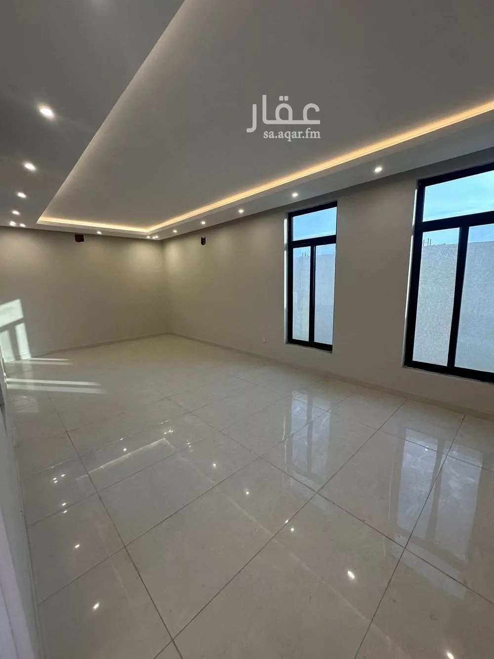 فيلا 8 غرف في الأمل 9