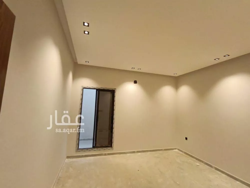 4 bedroom floor in Okaz 8