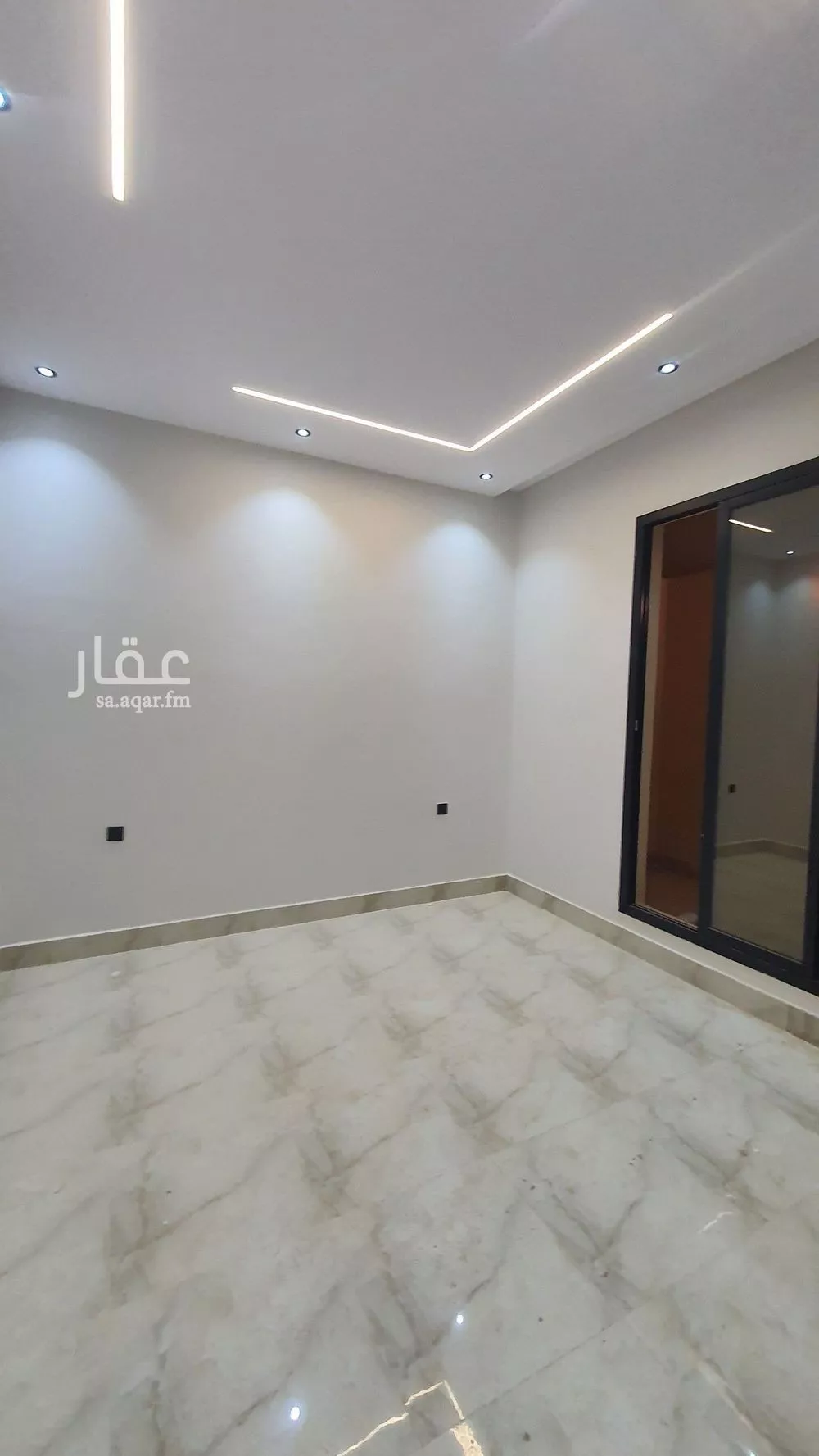 5 bedroom floor in Tuwaiq 8