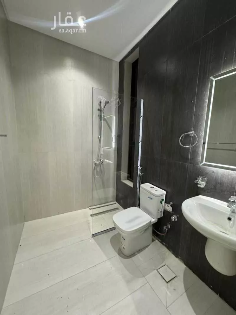 4 bedroom apartment in Batha Quraysh 9