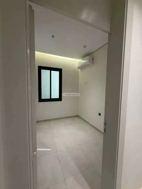 شقة 4 غرف في العارض 11