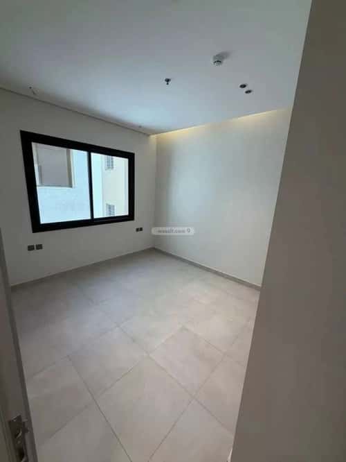 شقة 4 غرف في العارض 8