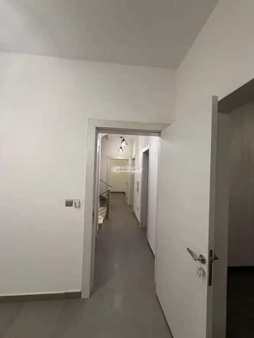 فيلا 5 غرف في النرجس 9