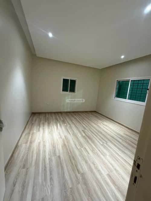 شقة 3 غرف في العقيق 6