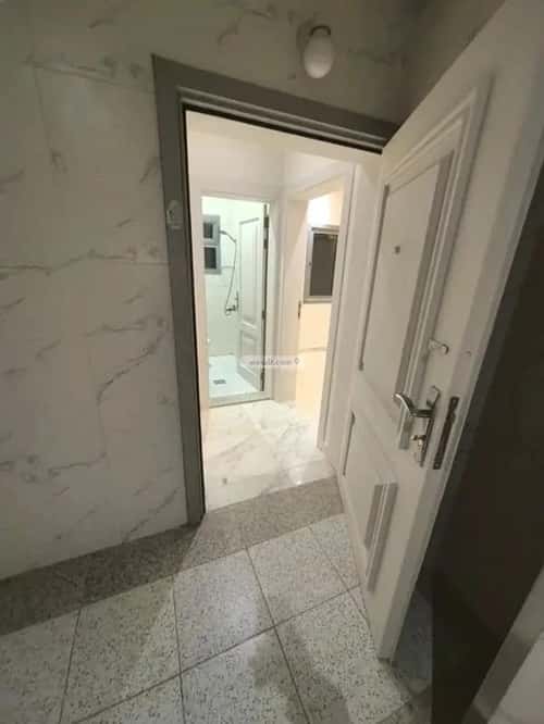 شقة 3 غرف في العارض 9