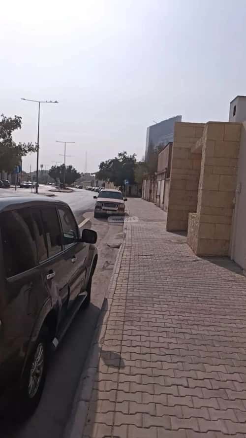 فيلا 20 غرف في المربع 4