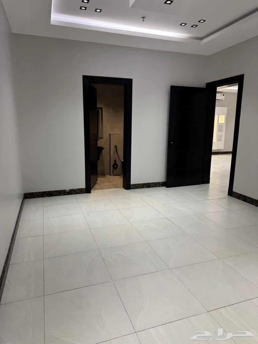 شقة 4 غرف في القادسية 8