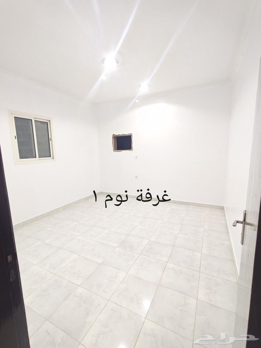 شقة 3 غرف في الرمال 4