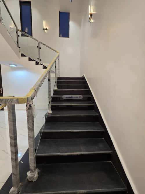 6 bedroom villa in Al Qadisiyah 7