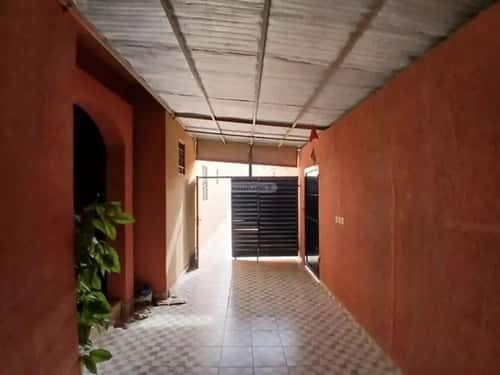 فيلا 7 غرف في الرمال 9