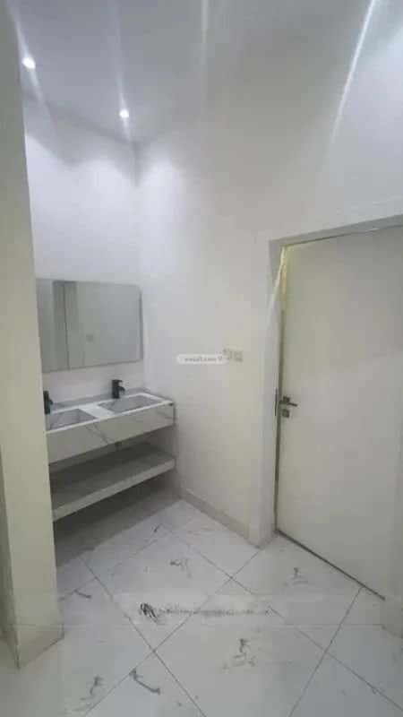 فيلا 7 غرف في العارض 6