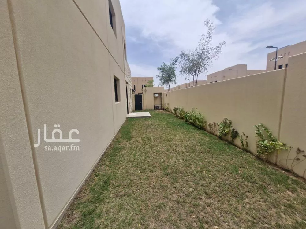 فيلا 4 غرف في سدرة 12