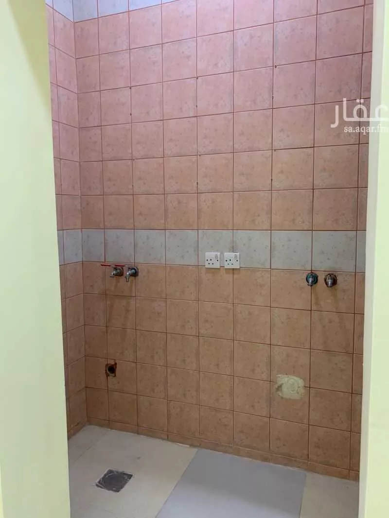 عمارة 630 م² في طيبة 5