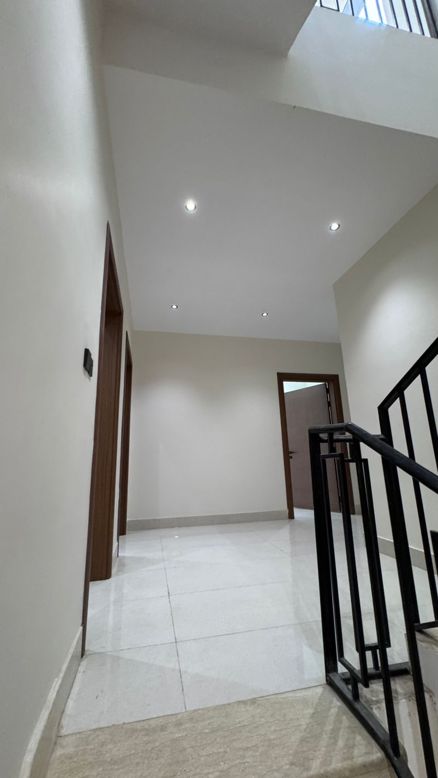 فيلا 6 غرف في الرمال 7