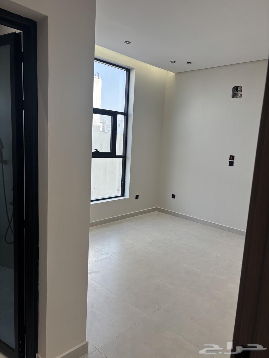 فيلا 6 غرف في ضاحية الملك فهد 15