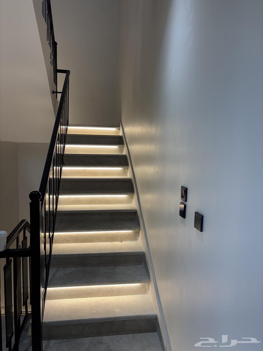 فيلا 6 غرف في ضاحية الملك فهد 17