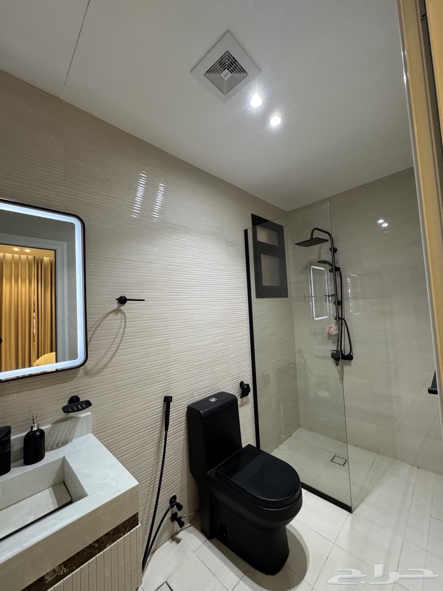 شقة 3 غرف في الحمرا 17