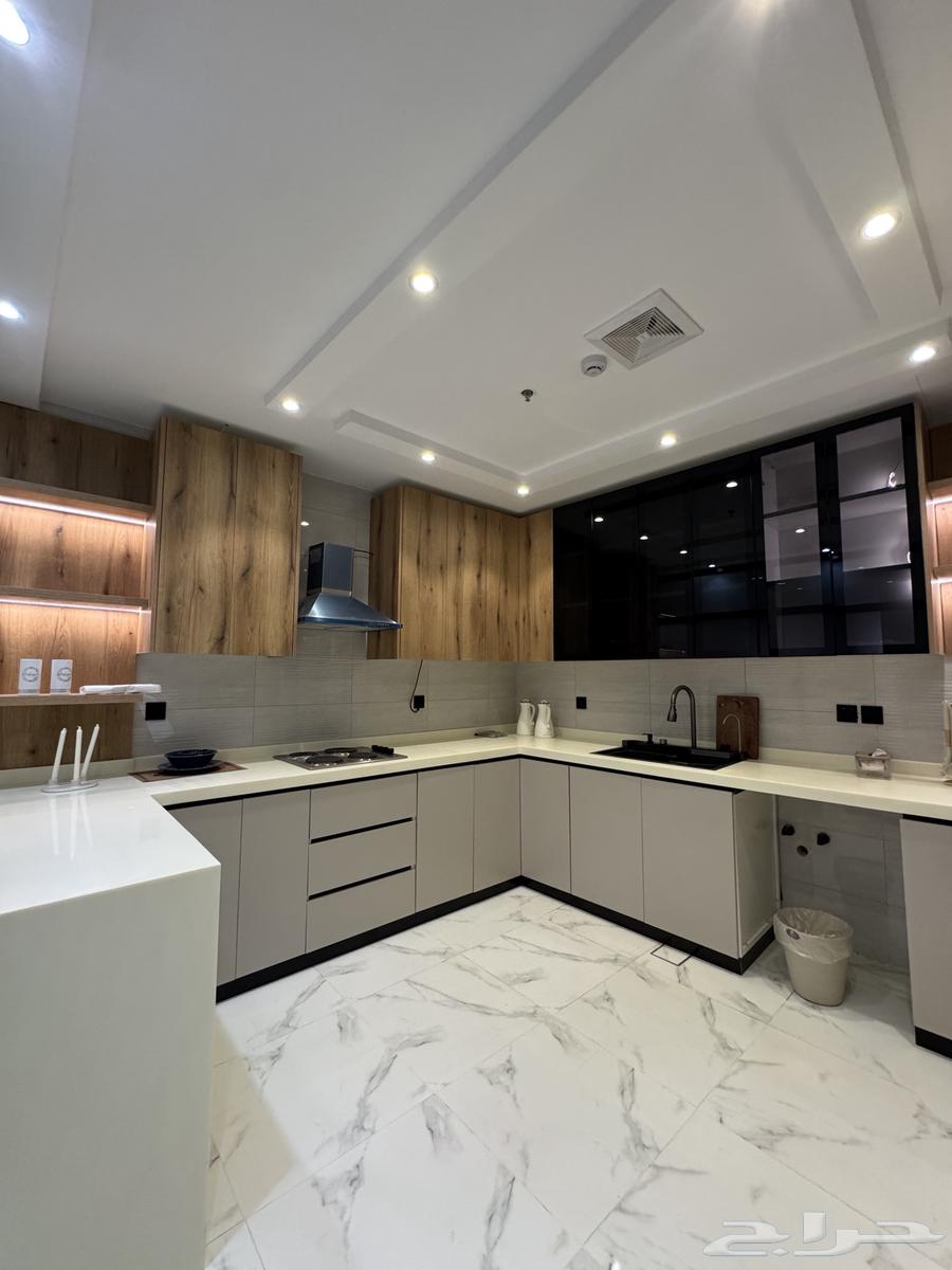 شقة 3 غرف في الحمرا 5