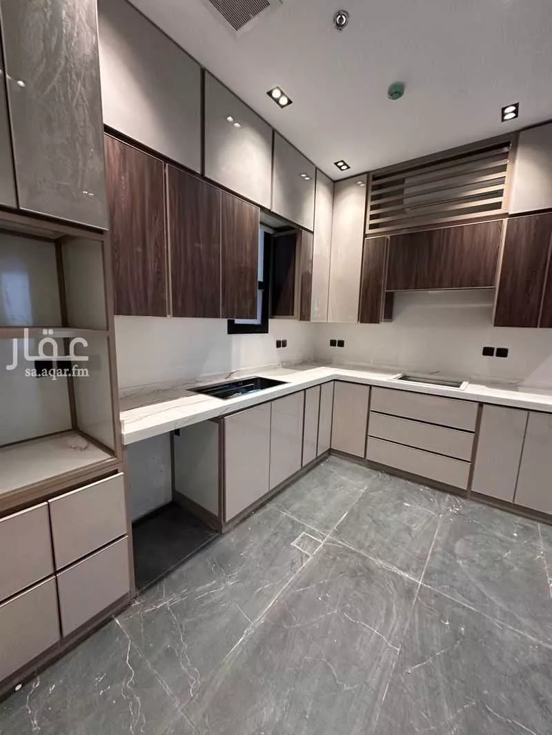 شقة 5 غرف في الرمال 11