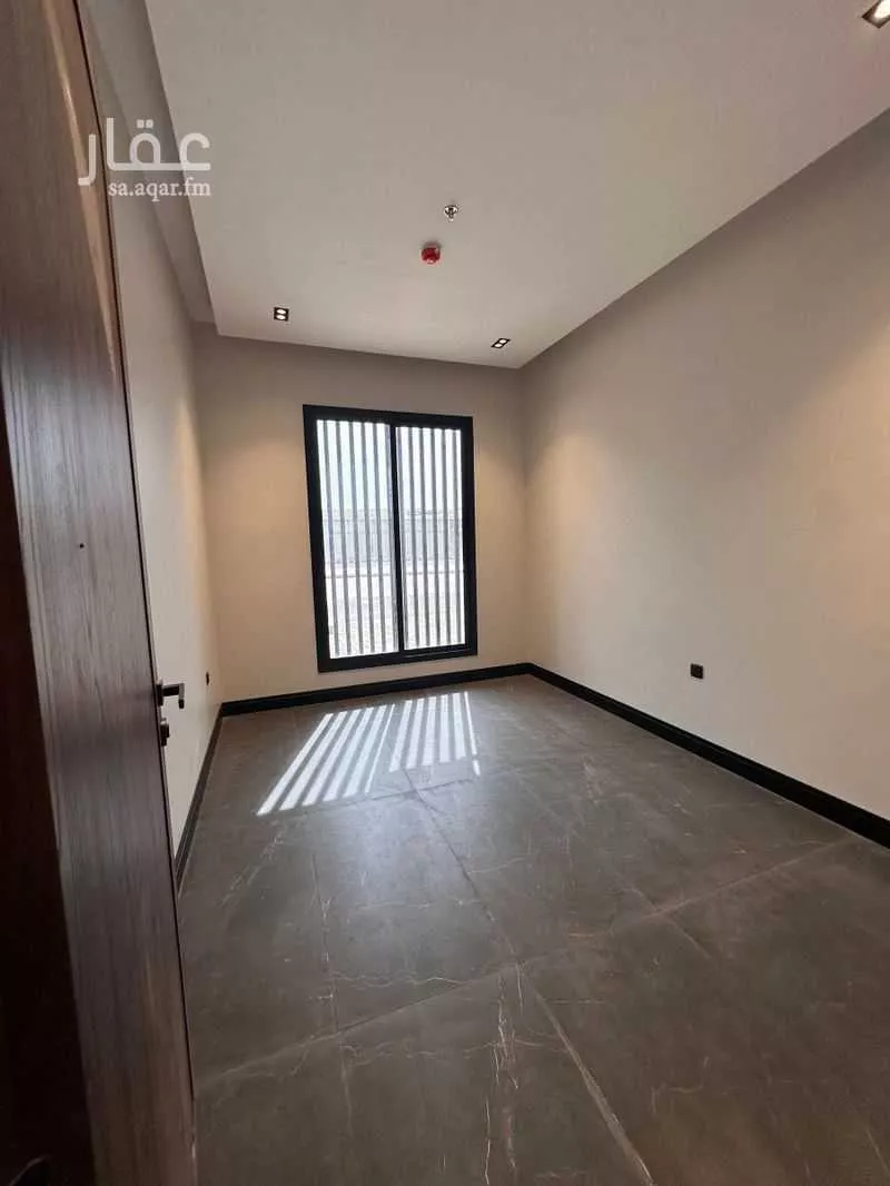 شقة 5 غرف في الرمال 13