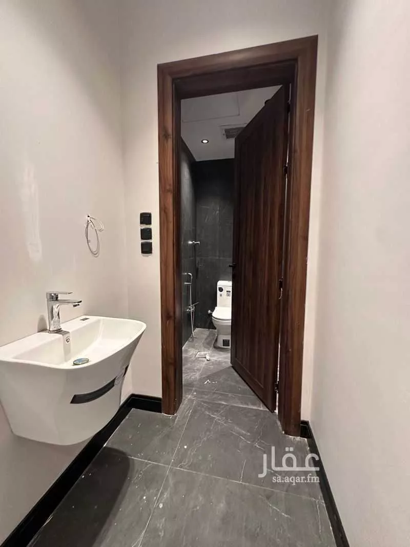 شقة 5 غرف في الرمال 16