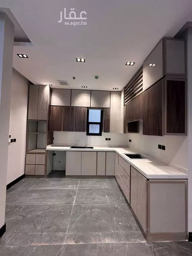 شقة 5 غرف في الرمال 3