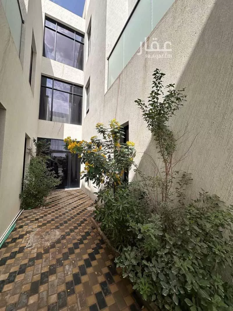 شقة 5 غرف في الرمال 7