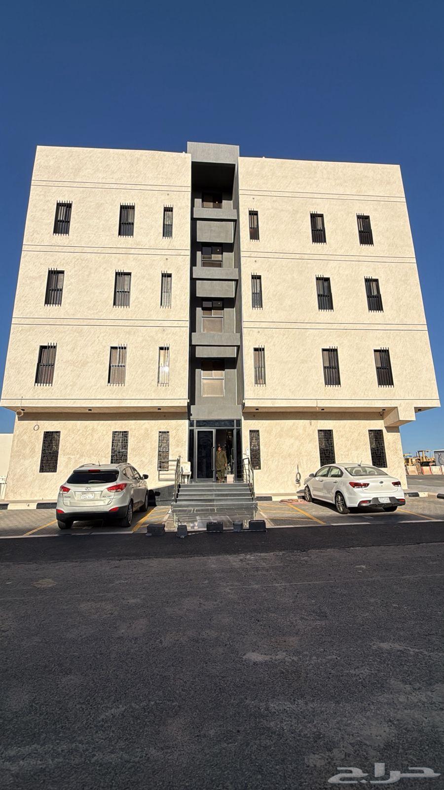 شقة 4 غرف في عين الخيف 3