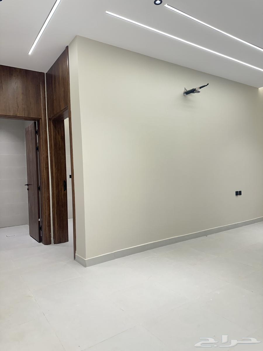 شقة 5 غرف في الرانوناء 5