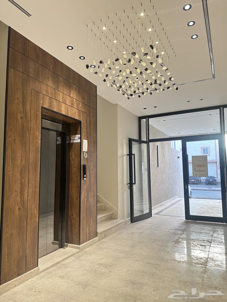 شقة 5 غرف في الرانوناء 8