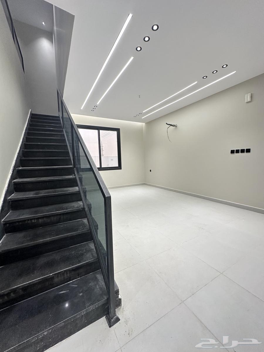 شقة 5 غرف في الرانوناء 10