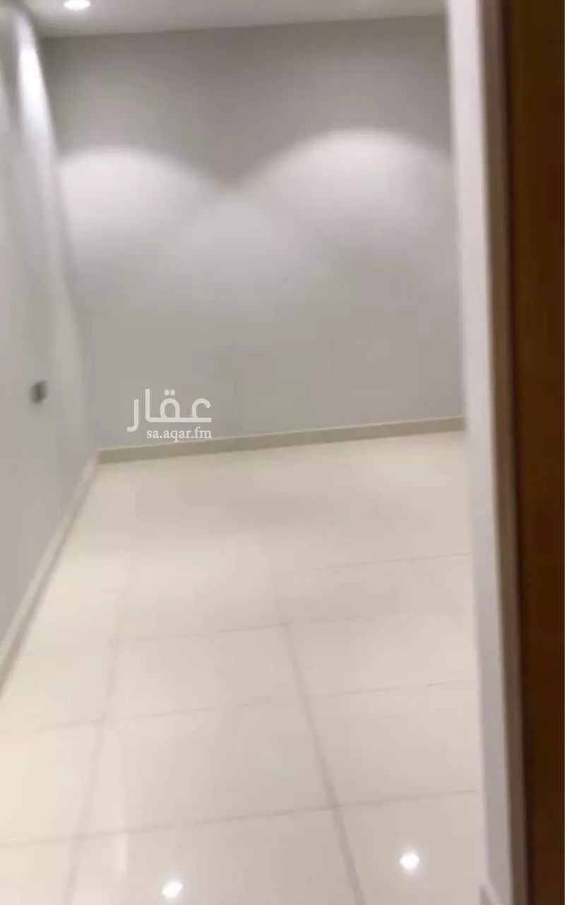 شقة 5 غرف في الملقا 11