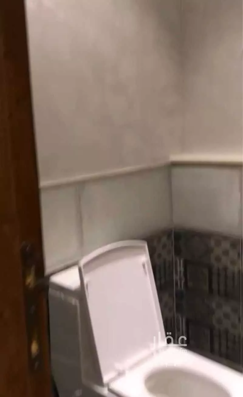 شقة 5 غرف في الملقا 7