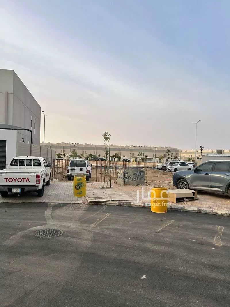 400 sqm land in Riyadh 4