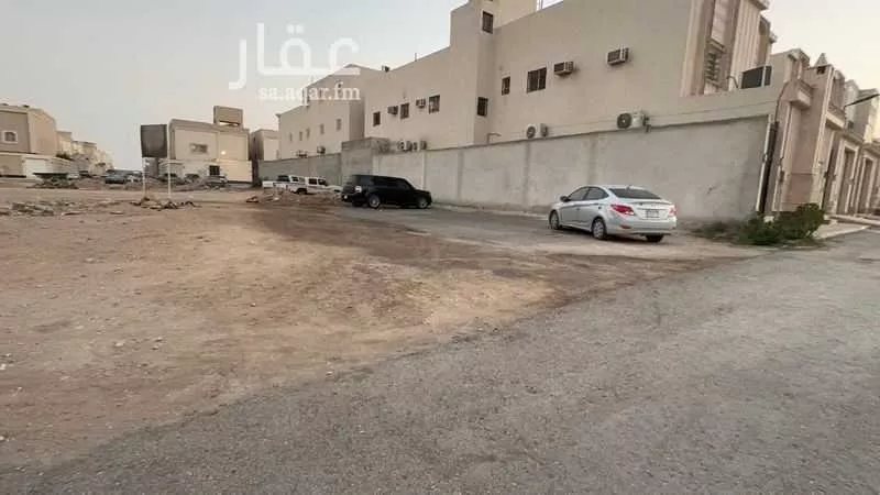 819 sqm land in Tuwaiq 2