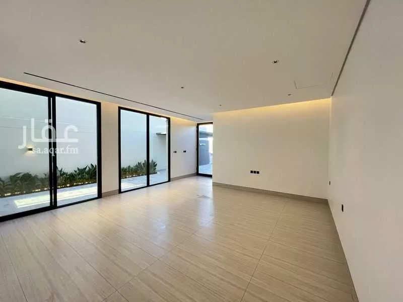 فيلا 5 غرف في النرجس 18