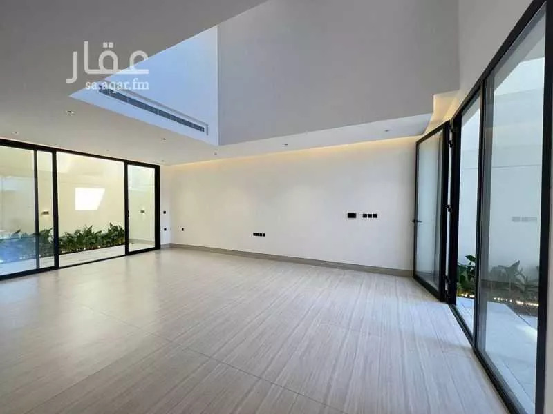 فيلا 5 غرف في النرجس 4