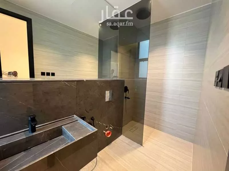 فيلا 5 غرف في النرجس 10