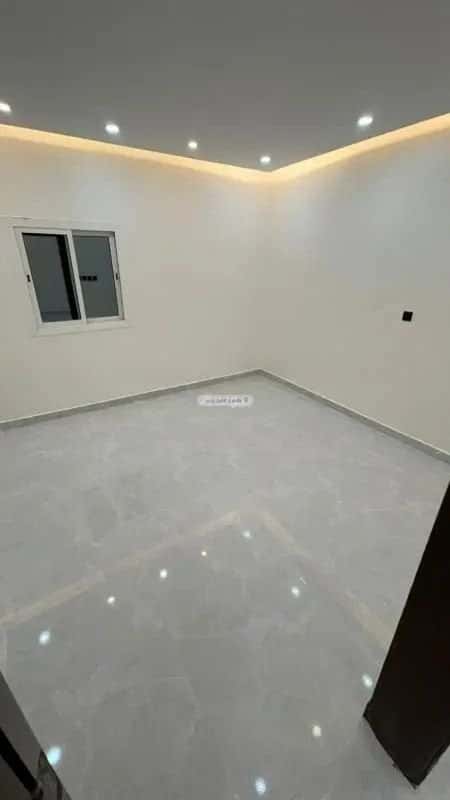 شقة 5 غرف في سكة الحديد 10