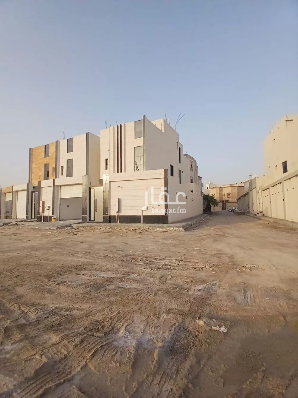 فيلا 8 غرف في ضاحية الملك فهد 2