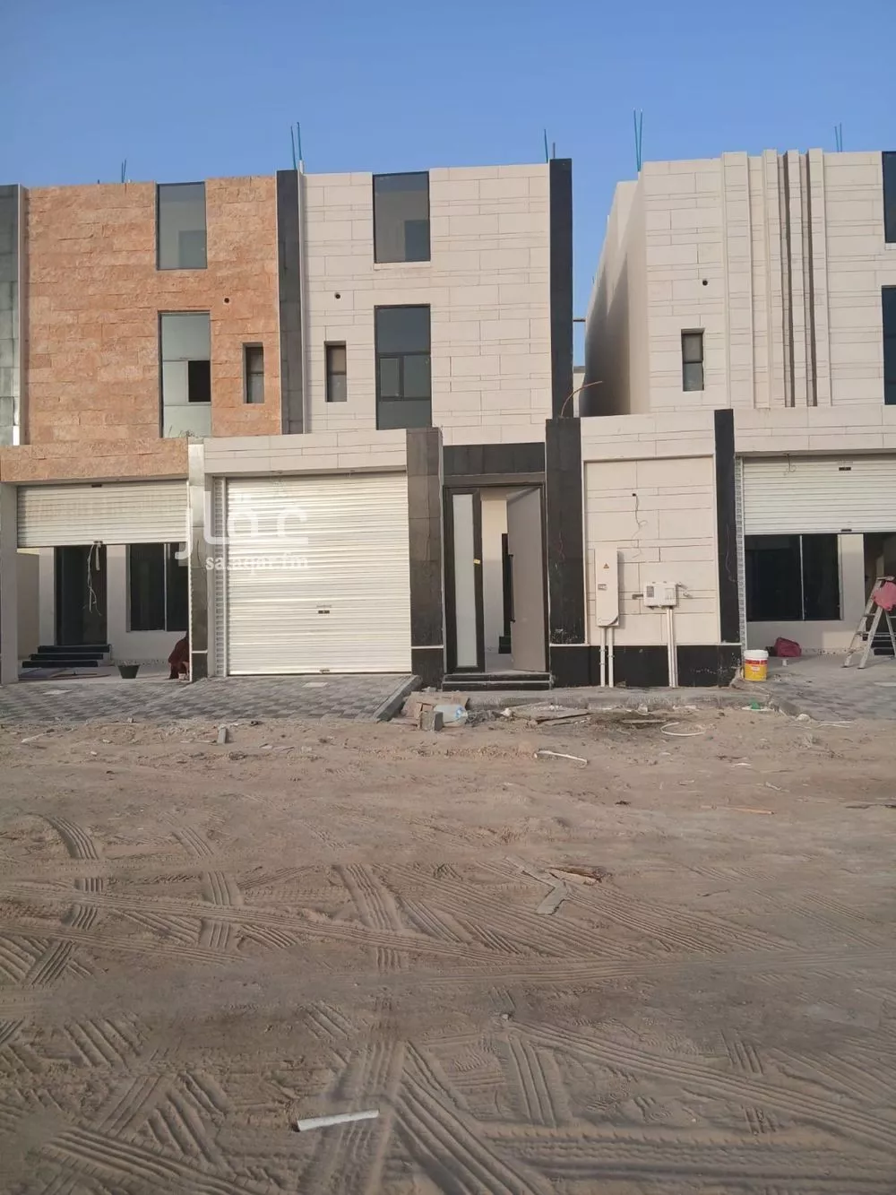 فيلا 8 غرف في ضاحية الملك فهد 3