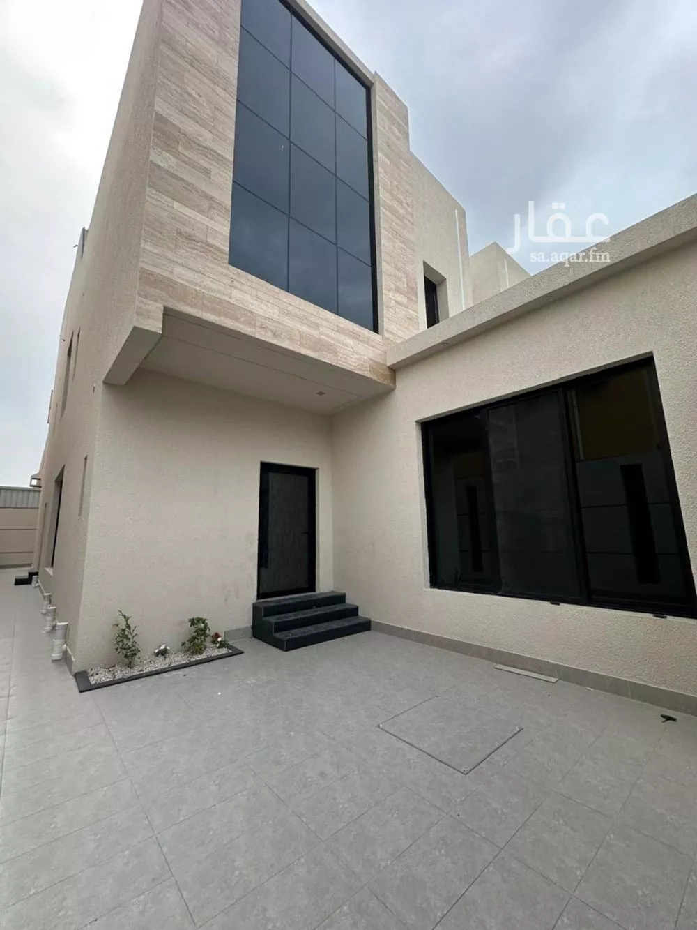 فيلا 8 غرف في طيبة 2