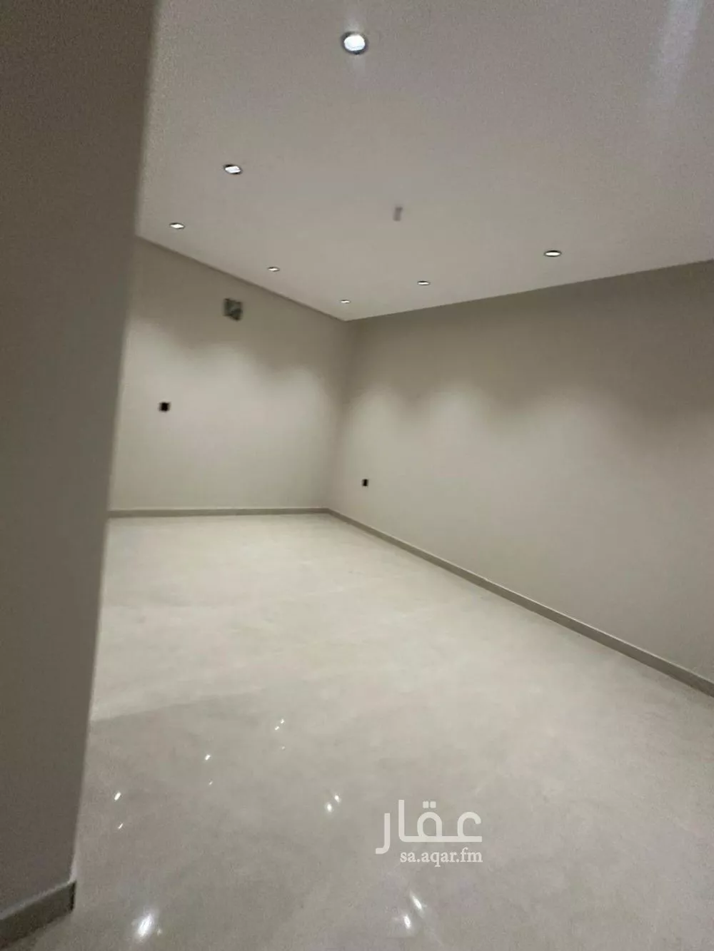 فيلا 8 غرف في طيبة 3